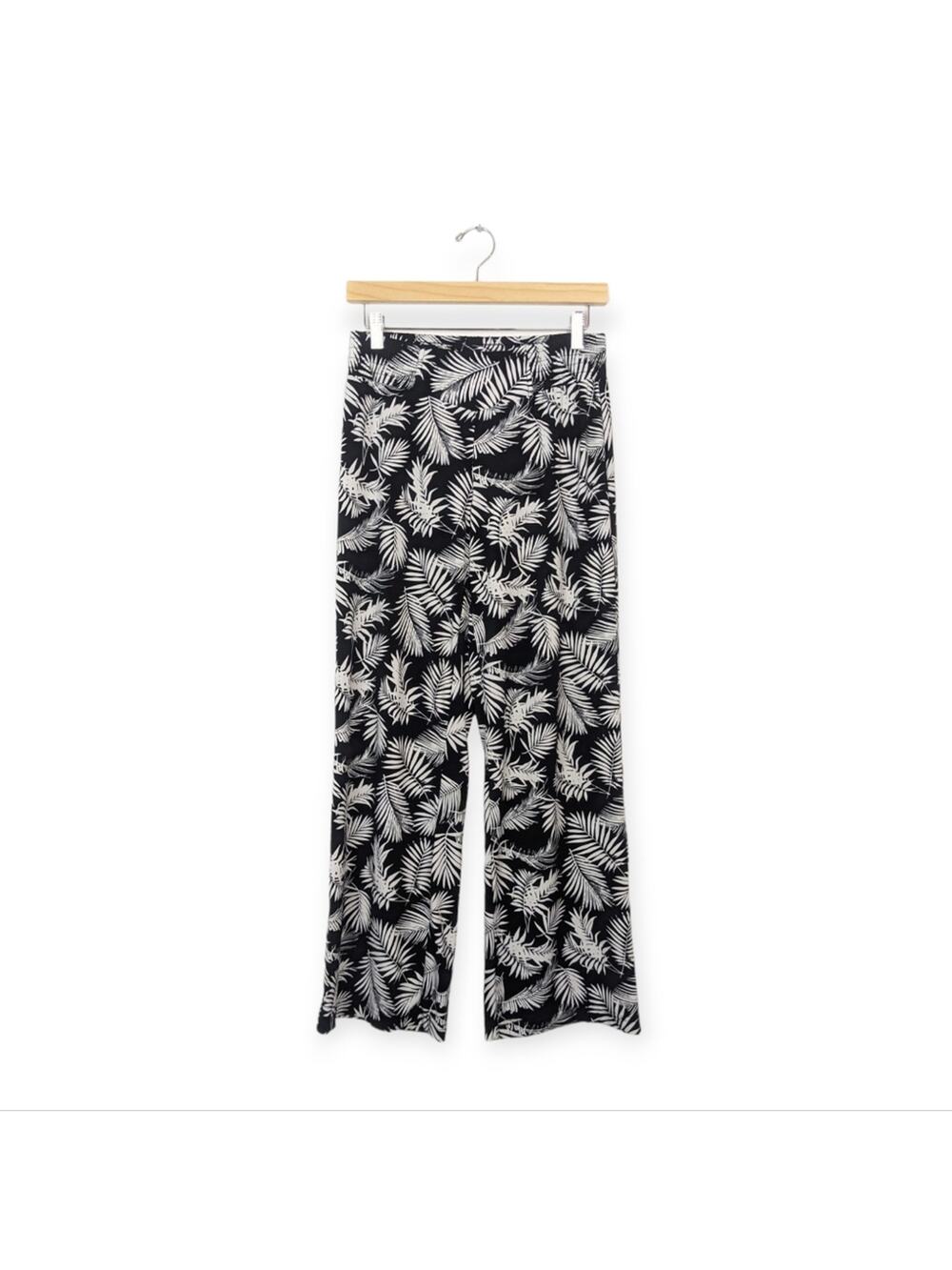 Carmen Marc Valvo Black & White Palm Leaf Print Pull On Beach Pants